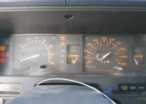 1988 Nissan Pathfinder z USA, uszkodzony, nr VIN JN8HD16Y4JW003660